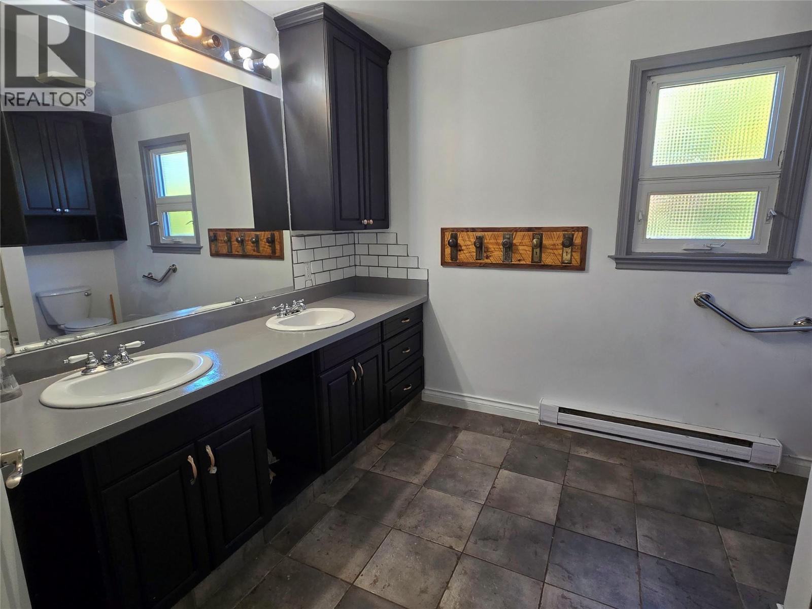 1602 Vancouver Street, Nelson, BC - Indoor Photo Showing Bathroom
