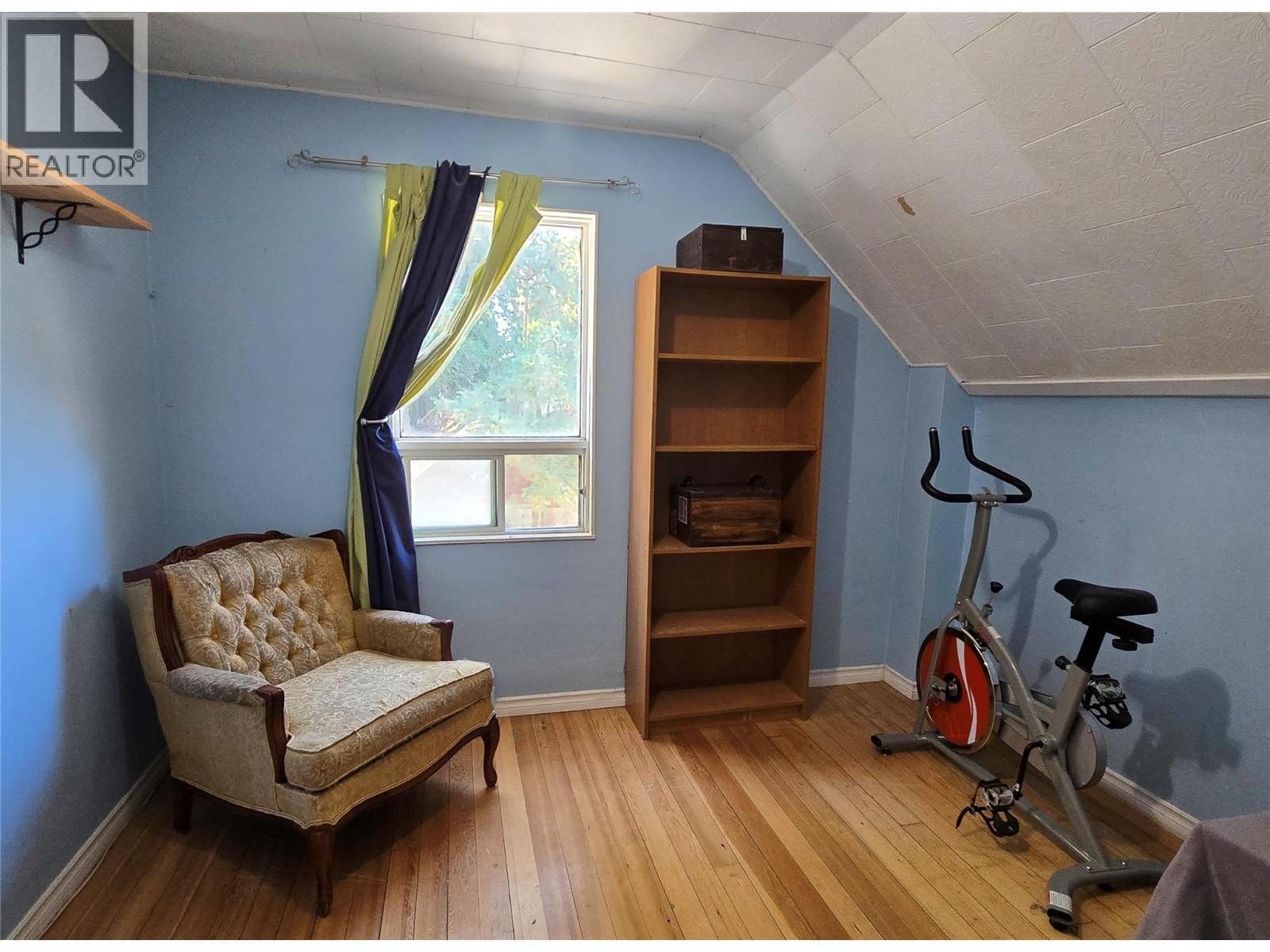 1602 Vancouver Street, Nelson, BC - Indoor Photo Showing Gym Room