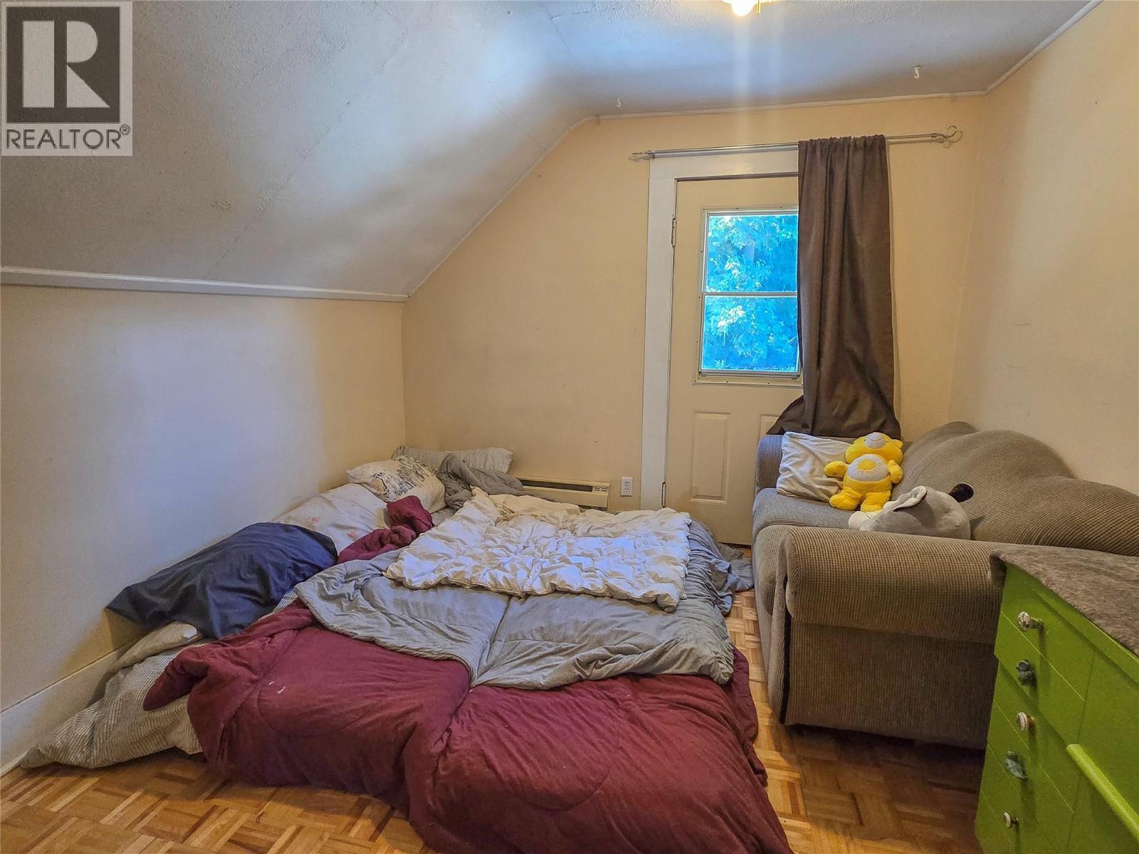 1602 Vancouver Street, Nelson, BC - Indoor Photo Showing Bedroom