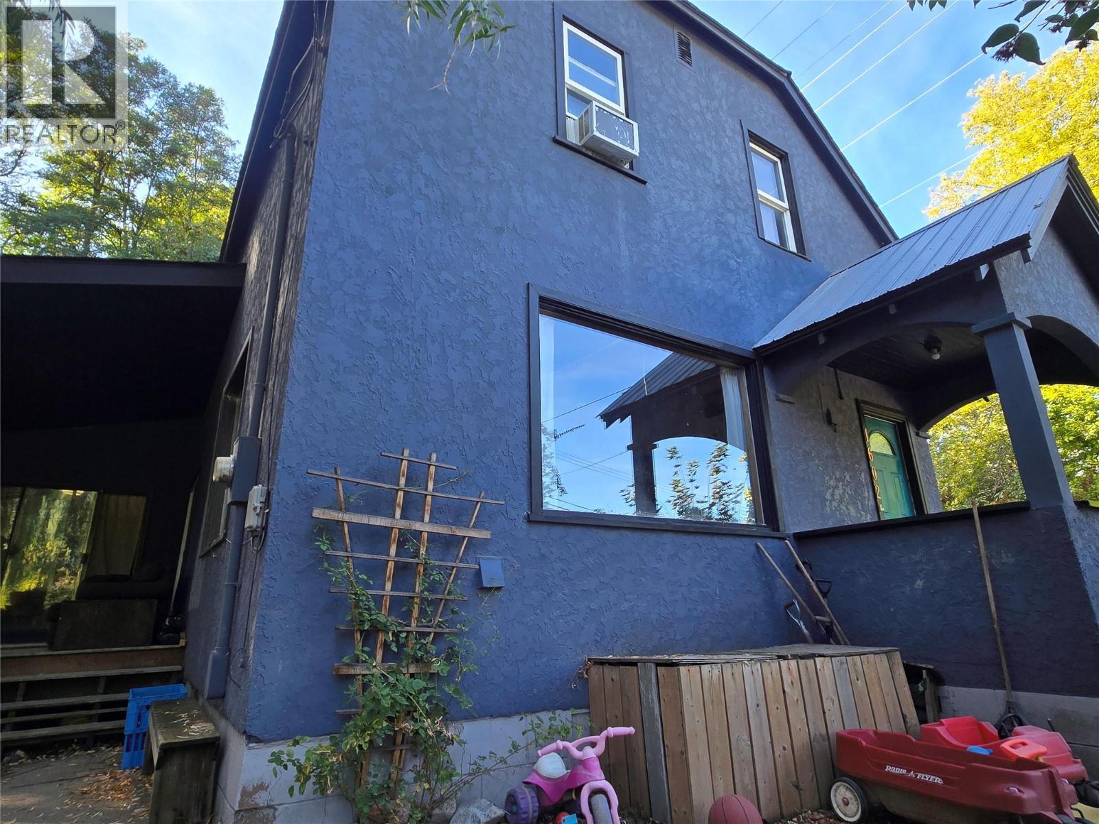 1602 Vancouver Street, Nelson, BC - Outdoor With Exterior