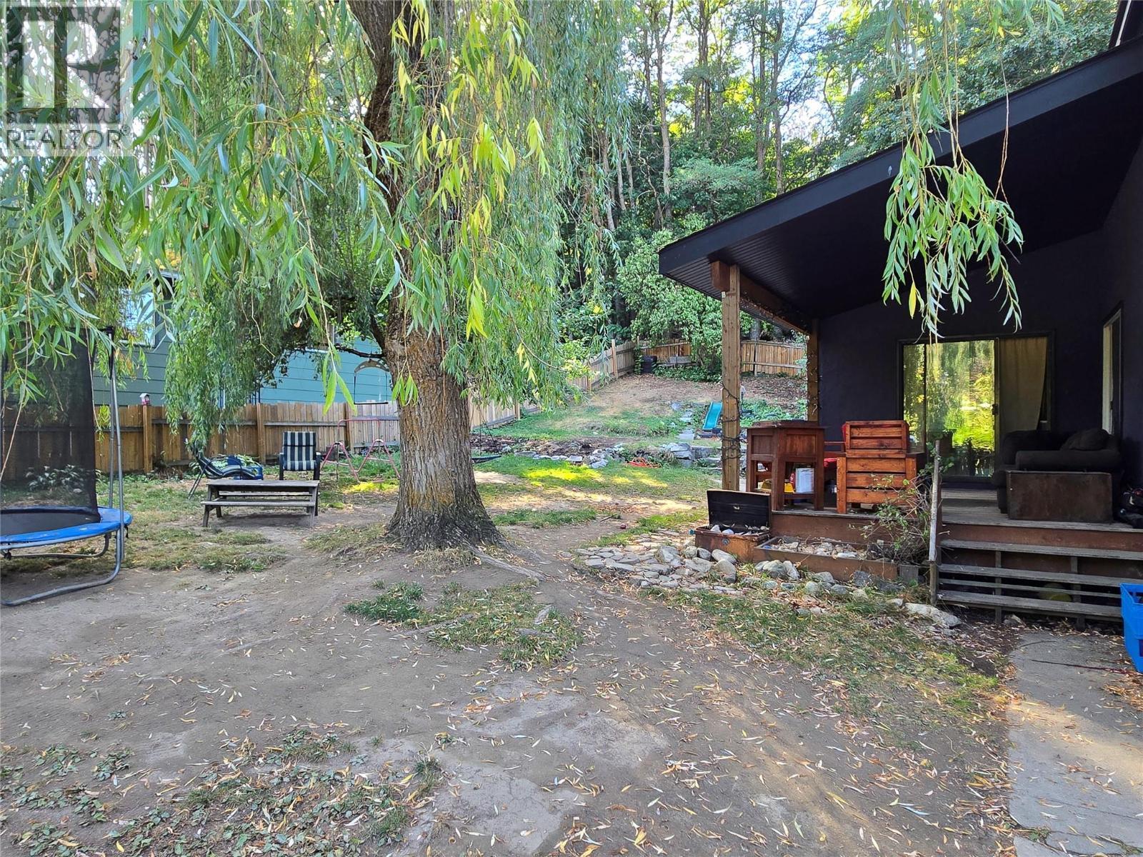 1602 Vancouver Street, Nelson, BC - Outdoor With Deck Patio Veranda