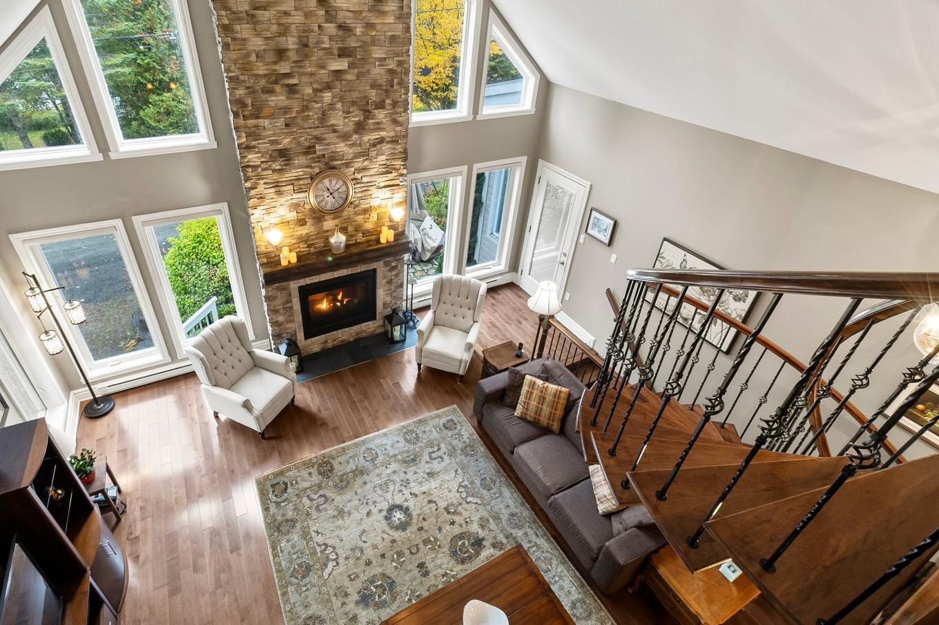 Living room - 4 Ch. Du Colibri, Val-Des-Lacs, QC - Indoor With Fireplace