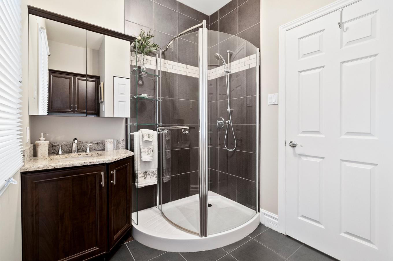 Bathroom - 4 Ch. Du Colibri, Val-Des-Lacs, QC - Indoor Photo Showing Bathroom