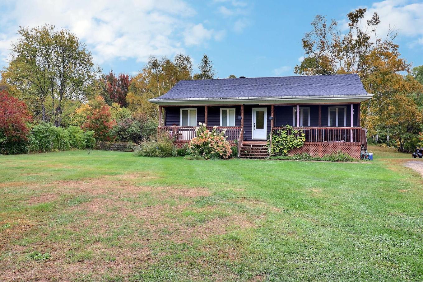 Façade - 672 Ch. Du Poisson-Blanc, Denholm, QC - Outdoor With Deck Patio Veranda