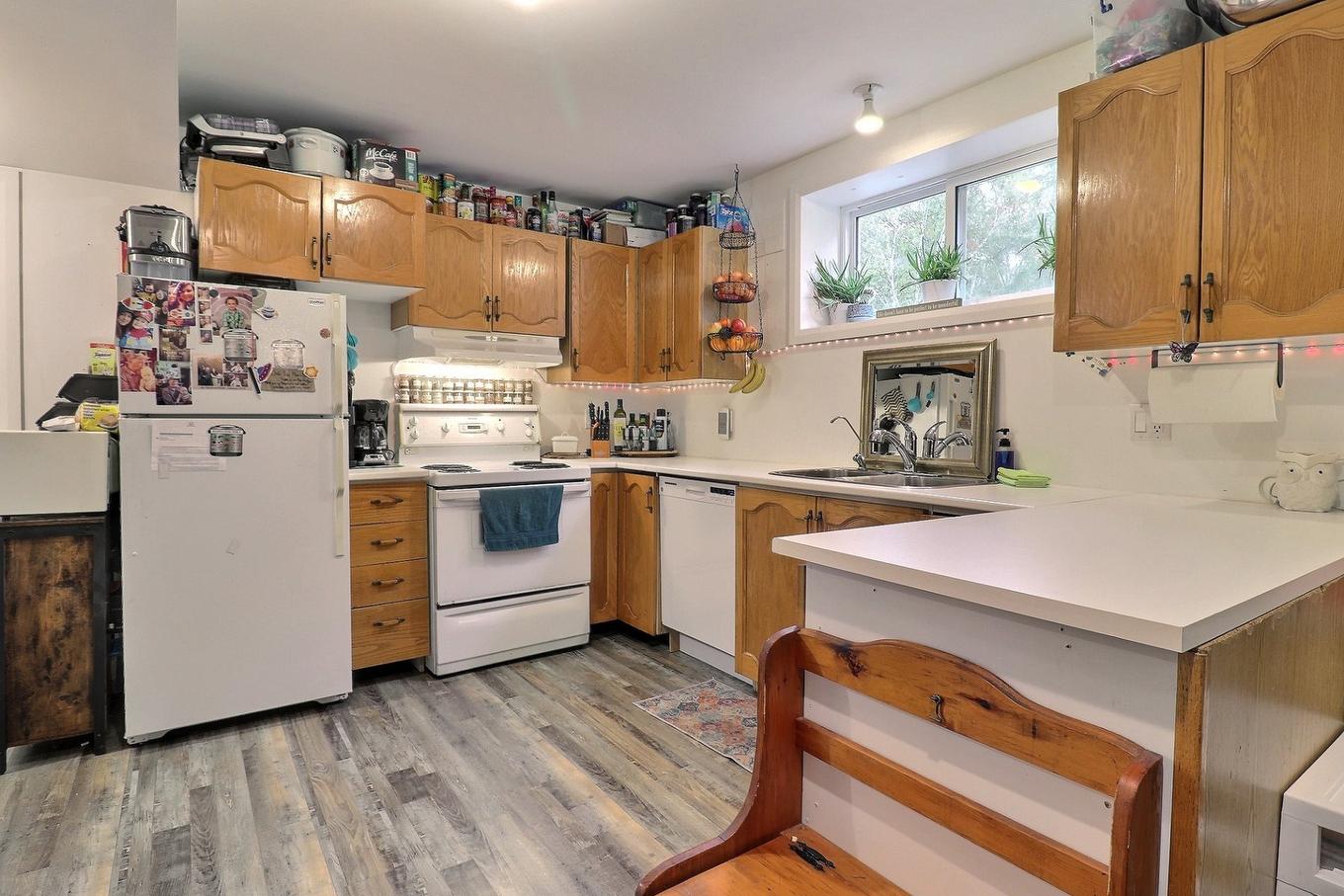 Cuisine - 672 Ch. Du Poisson-Blanc, Denholm, QC - Indoor Photo Showing Kitchen With Double Sink