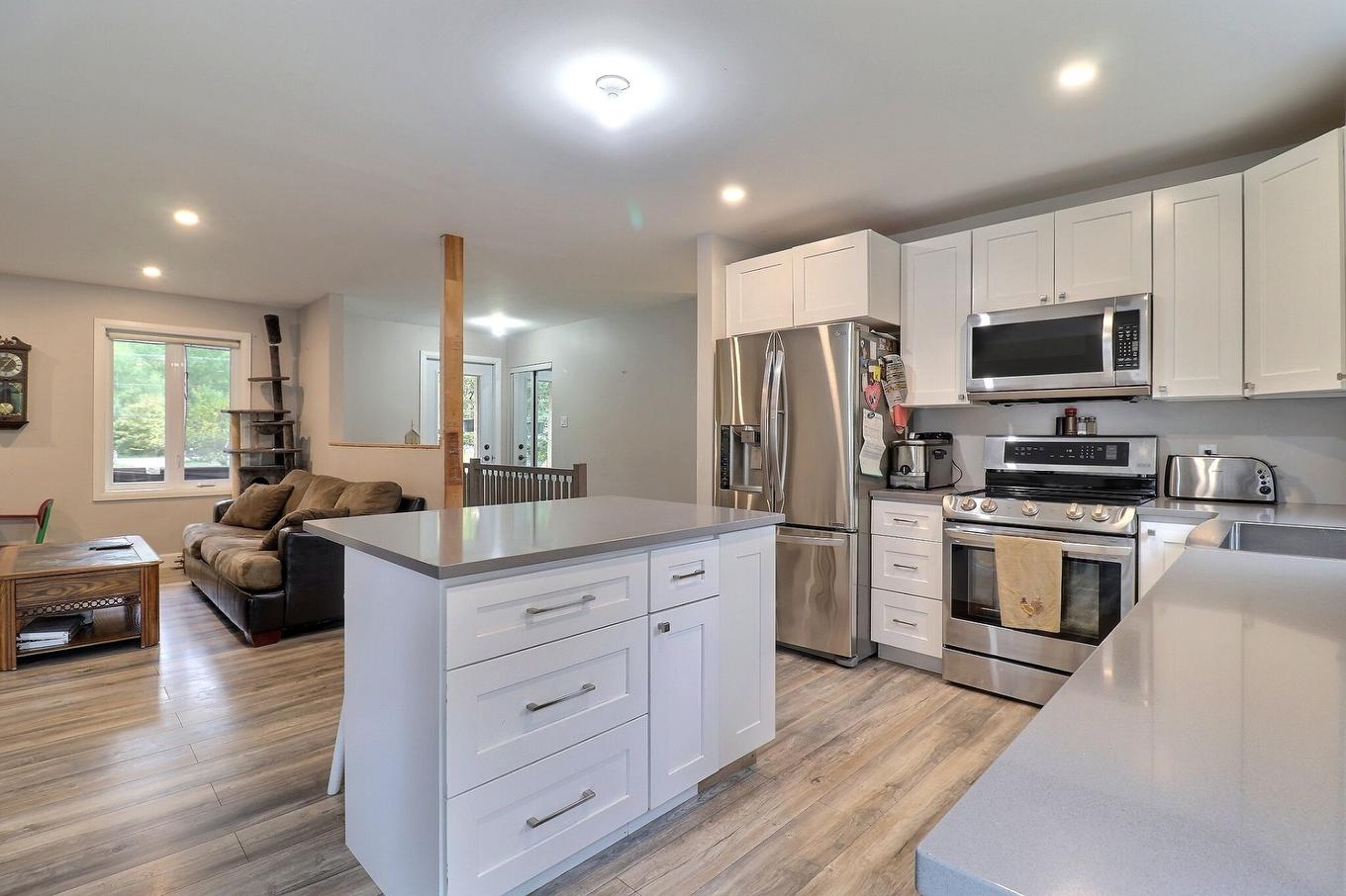 Cuisine - 672 Ch. Du Poisson-Blanc, Denholm, QC - Indoor Photo Showing Kitchen