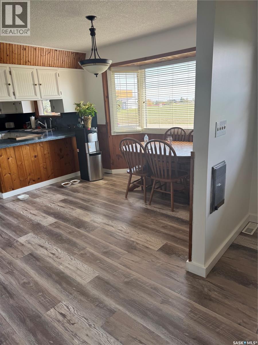203 Macdonald Street, Stockholm, SK - Indoor