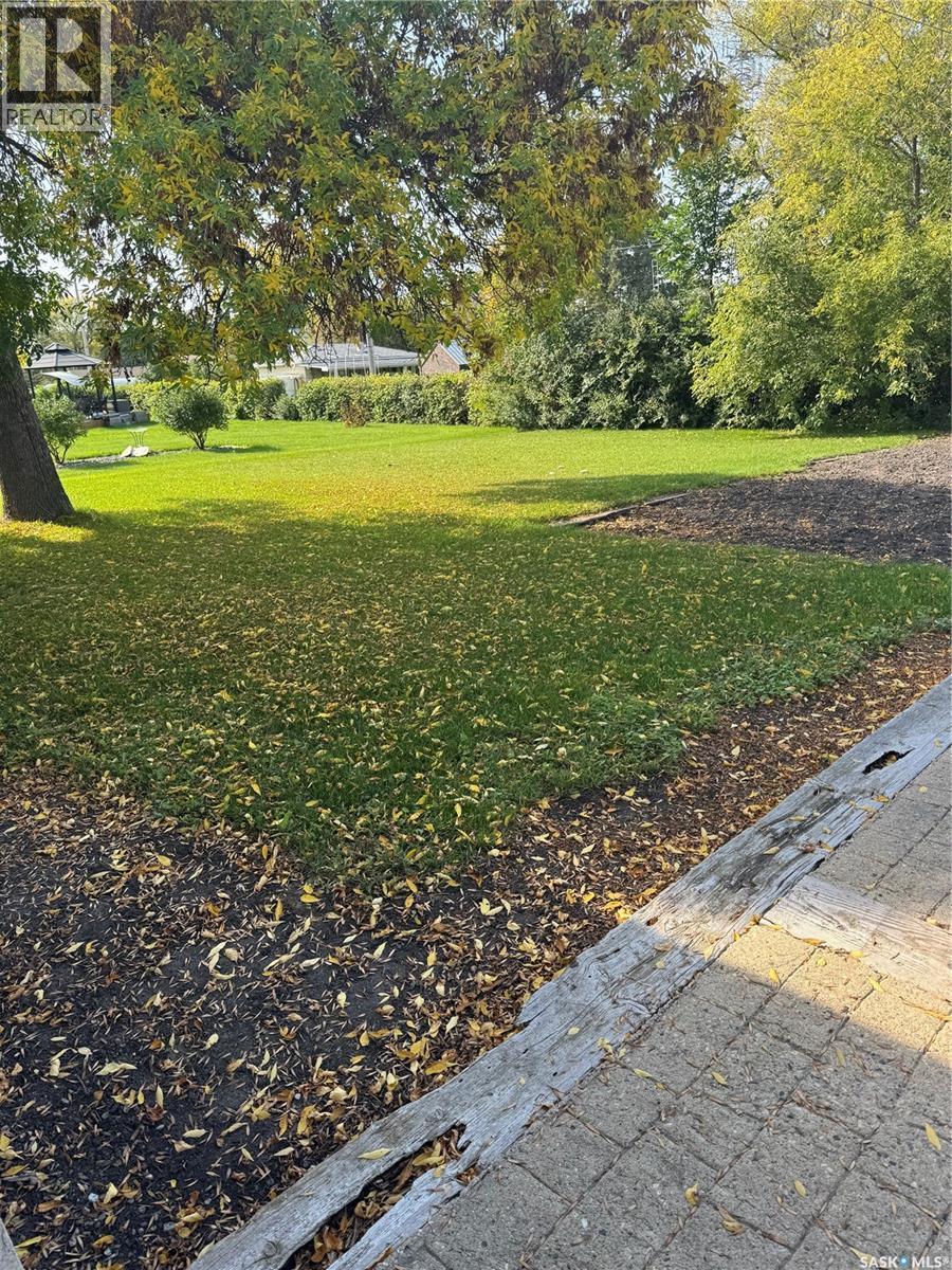 203 Macdonald Street, Stockholm, SK - Outdoor