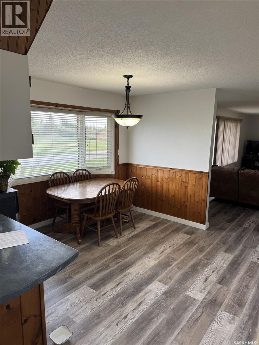 203 Macdonald Street, Stockholm, SK - Indoor