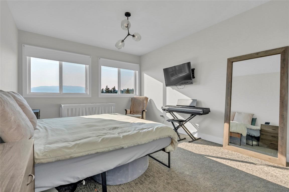 101-1001 Antler Drive, Penticton, BC - Indoor Photo Showing Bedroom