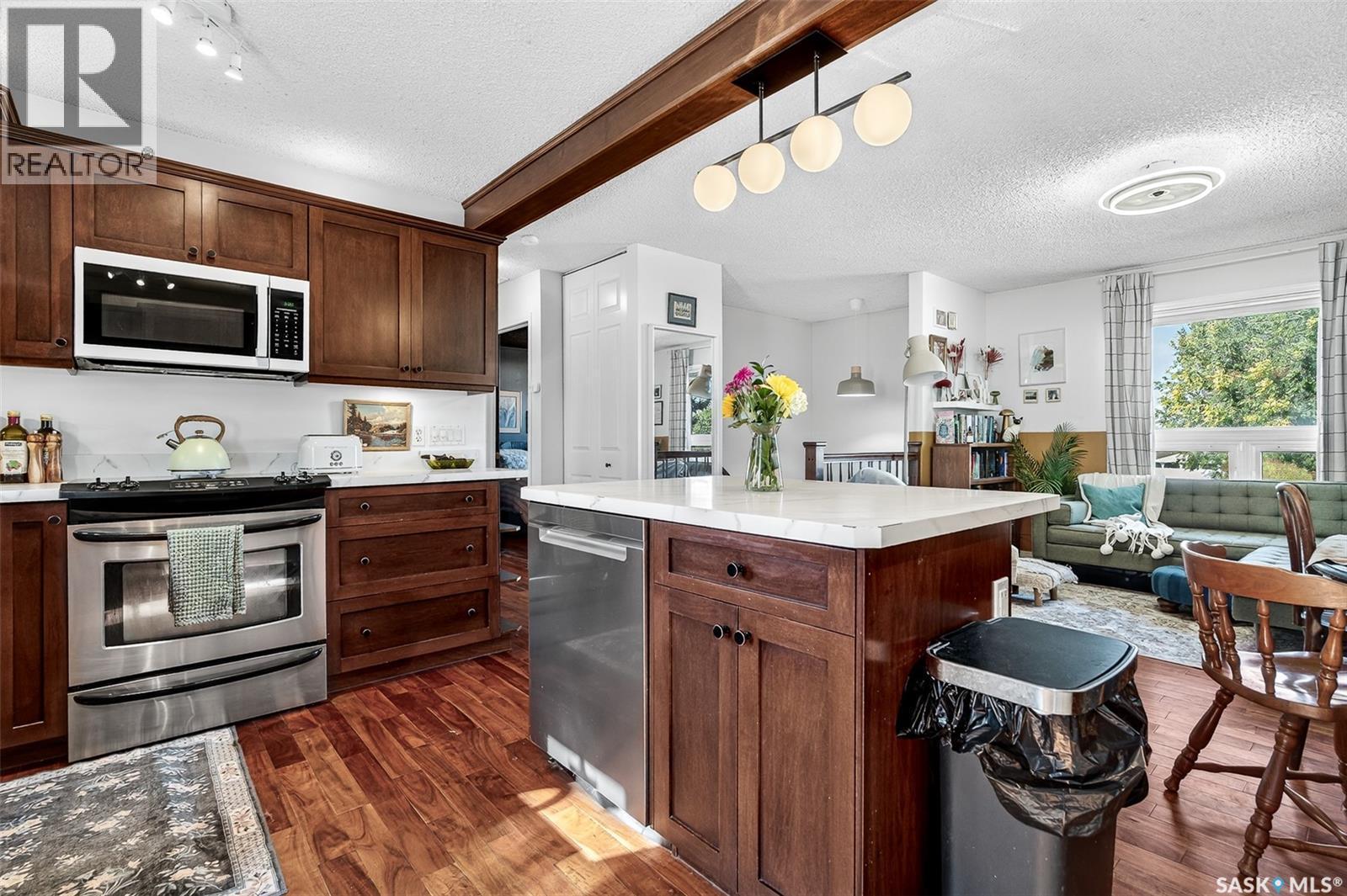 1519 Grandview Street W, Moose Jaw, SK - Indoor Photo Showing Kitchen