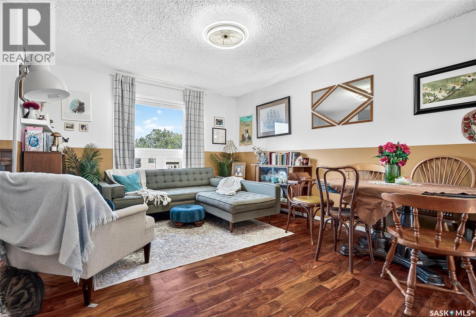 1519 Grandview Street W, Moose Jaw, SK - Indoor Photo Showing Living Room