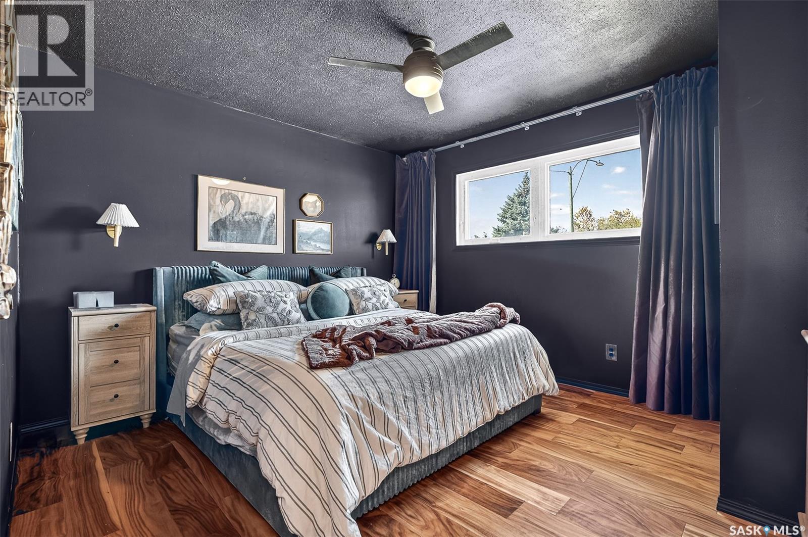 1519 Grandview Street W, Moose Jaw, SK - Indoor Photo Showing Bedroom