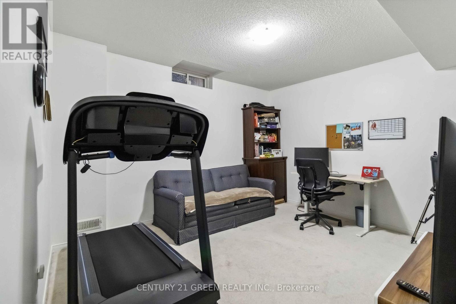 98 Personna Circle, Brampton, ON - Indoor Photo Showing Gym Room