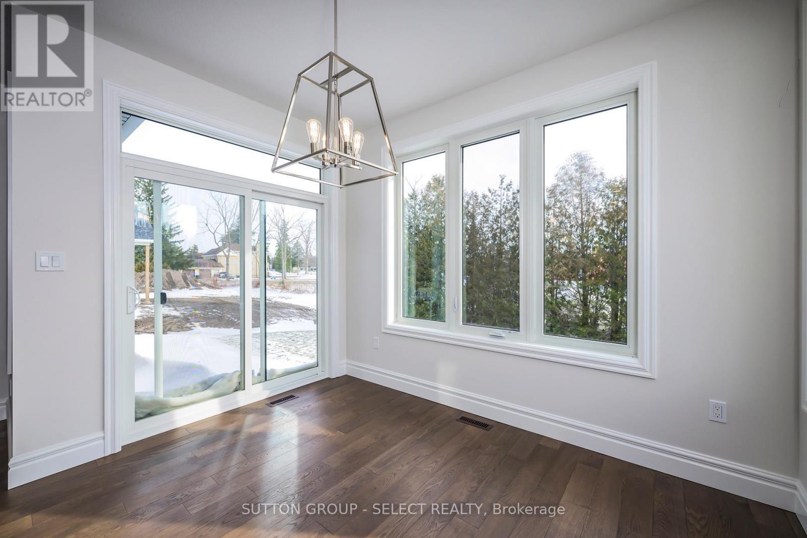 7 Spruce Crescent, North Middlesex (Parkhill), ON - Indoor Photo Showing Other Room