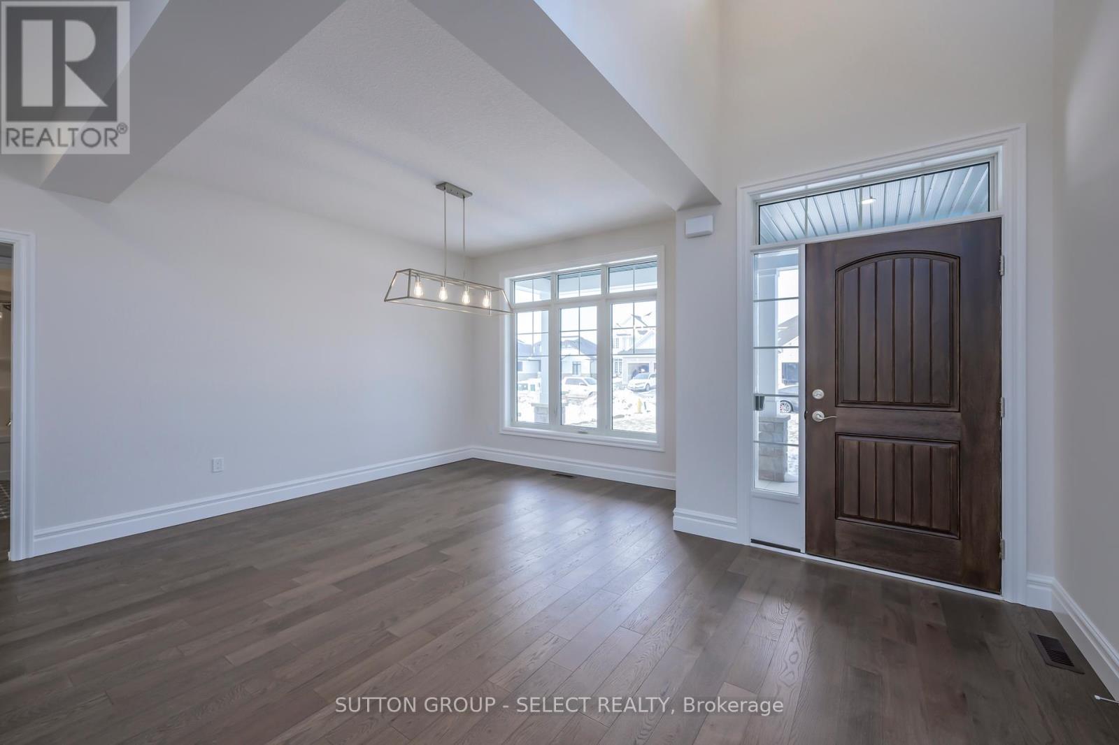 7 Spruce Crescent, North Middlesex (Parkhill), ON - Indoor Photo Showing Other Room