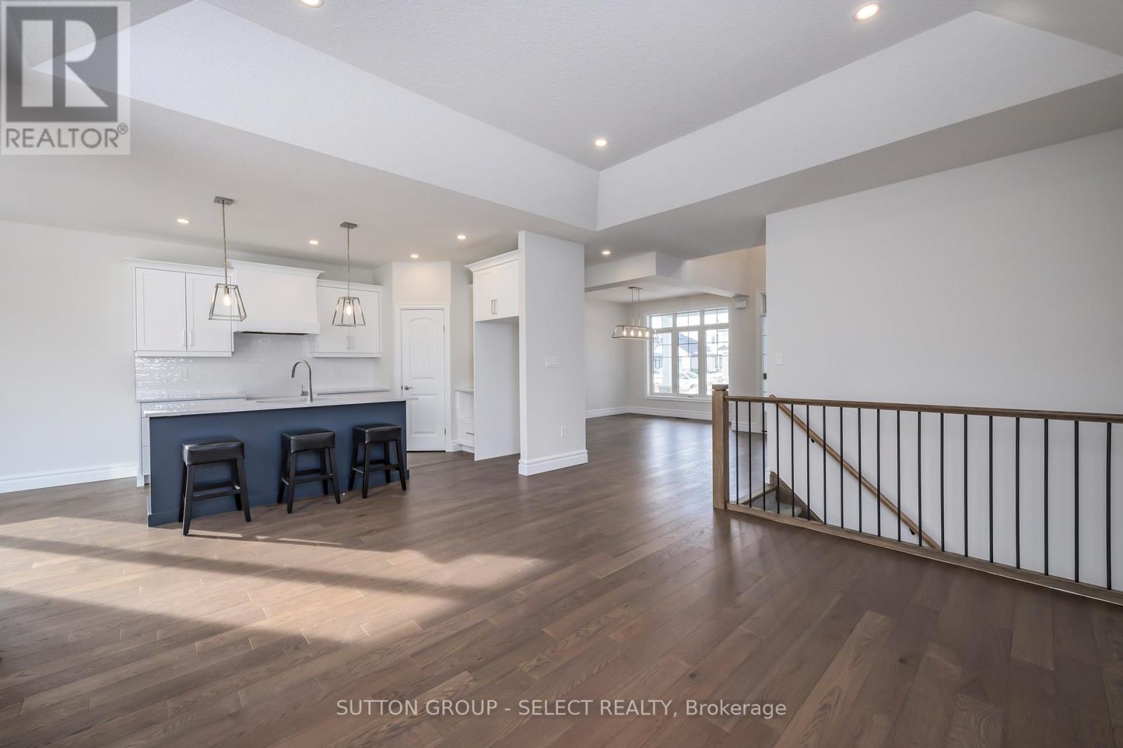 7 Spruce Crescent, North Middlesex (Parkhill), ON - Indoor