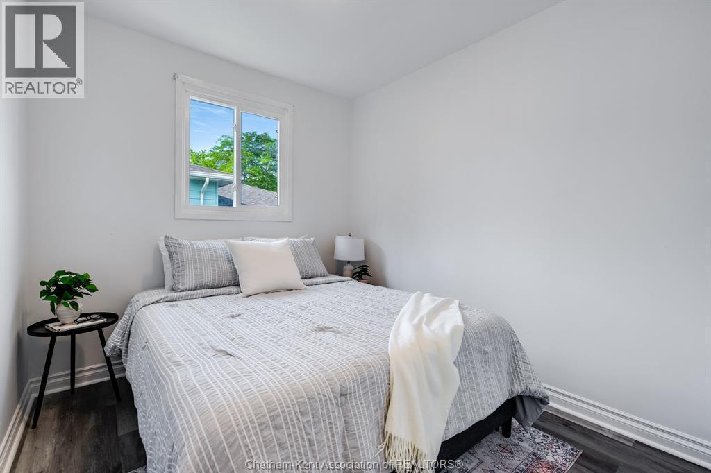 69 Bridle Path Road, Wallaceburg, ON - Indoor Photo Showing Bedroom