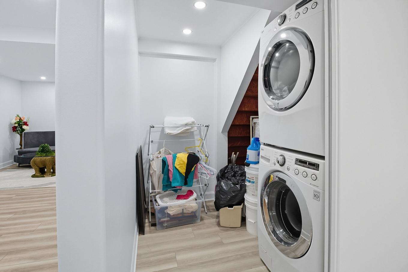 Salle de lavage - 8 Rue Du Mica, Gatineau (Hull), QC - Indoor Photo Showing Laundry Room