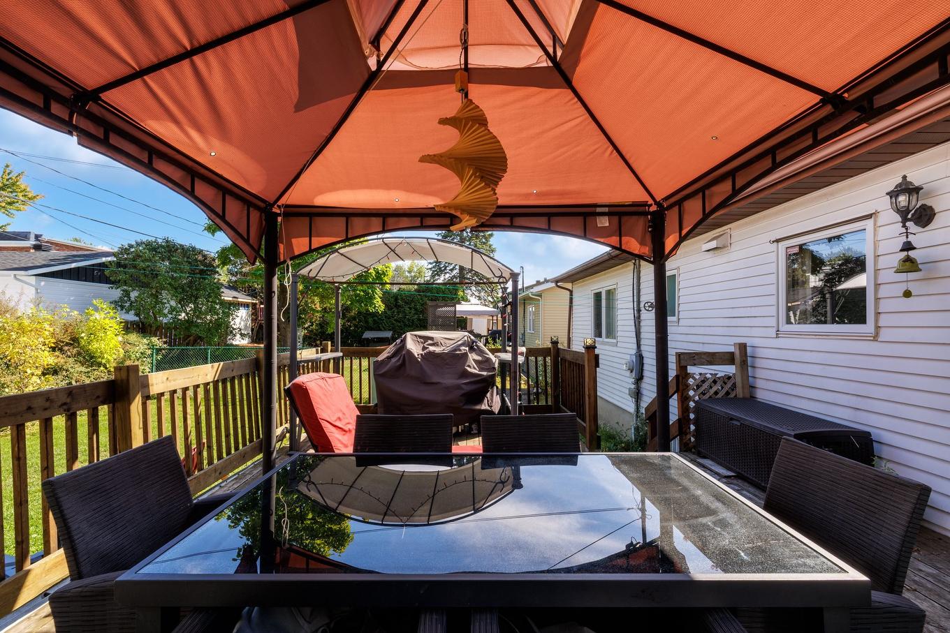 Cour - 61 Rue Cardinal, Montréal (L'Île-Bizard/Sainte-Geneviève), QC - Outdoor With Deck Patio Veranda With Exterior