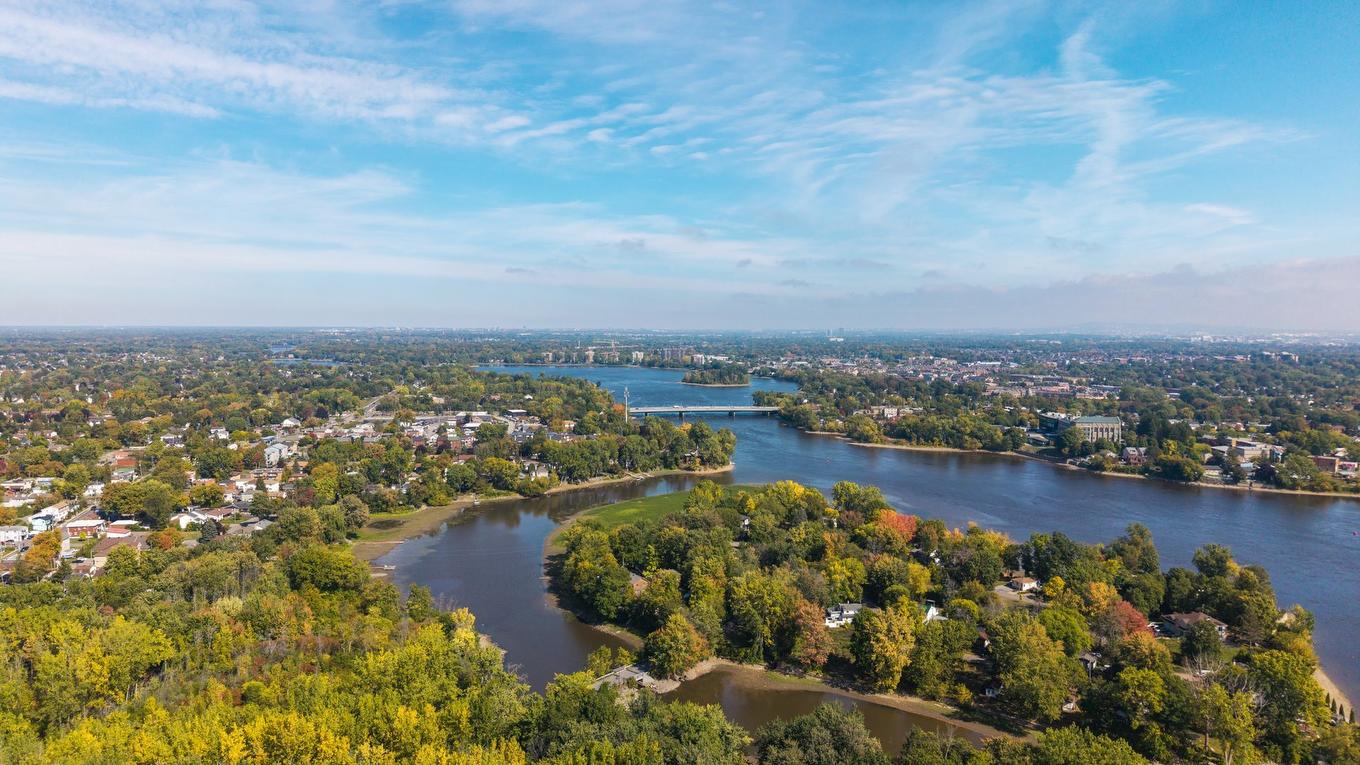 Photo aérienne - 61 Rue Cardinal, Montréal (L'Île-Bizard/Sainte-Geneviève), QC - Outdoor With Body Of Water With View
