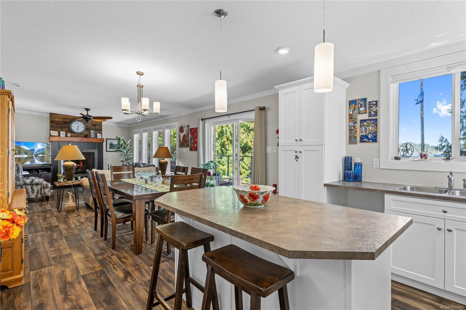 2180 South Lake Rd, Qualicum Beach, BC