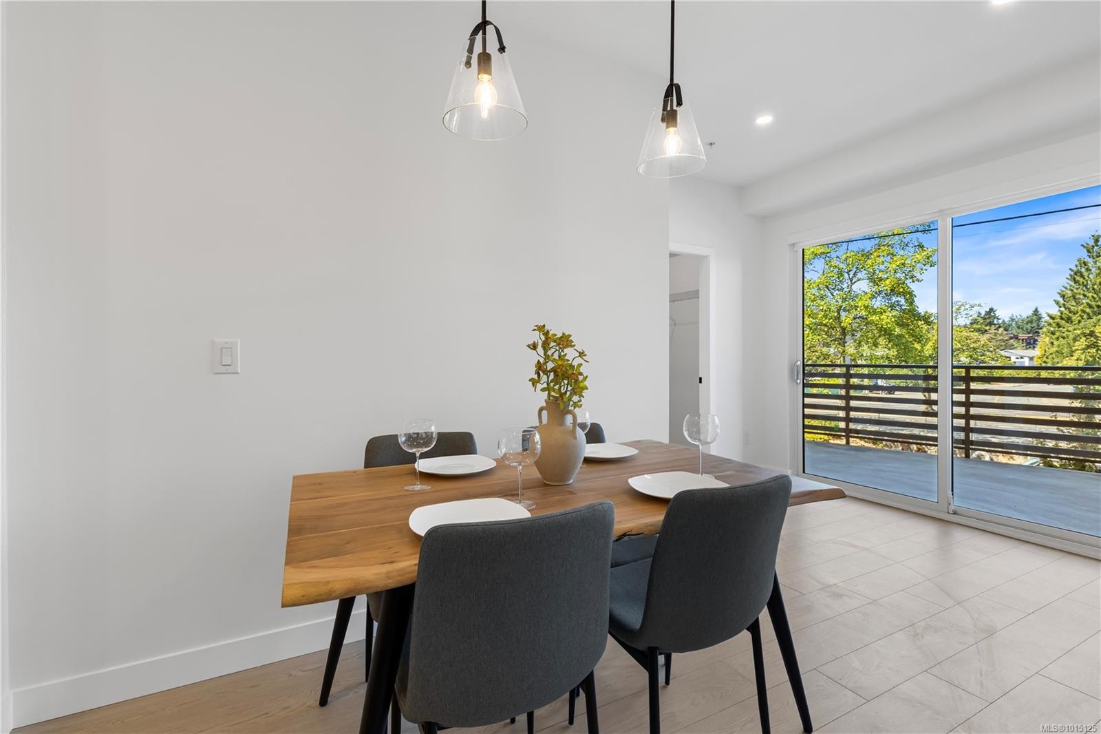 101-2629 Millstream Rd, Langford, BC