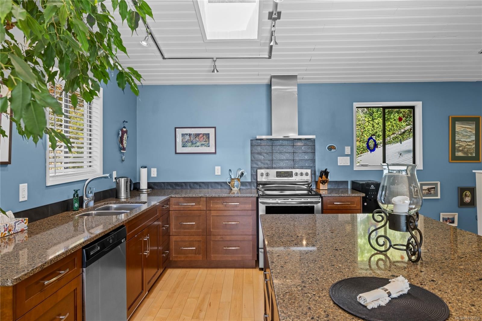 2530 Spring Beach Dr, Gabriola Island, BC