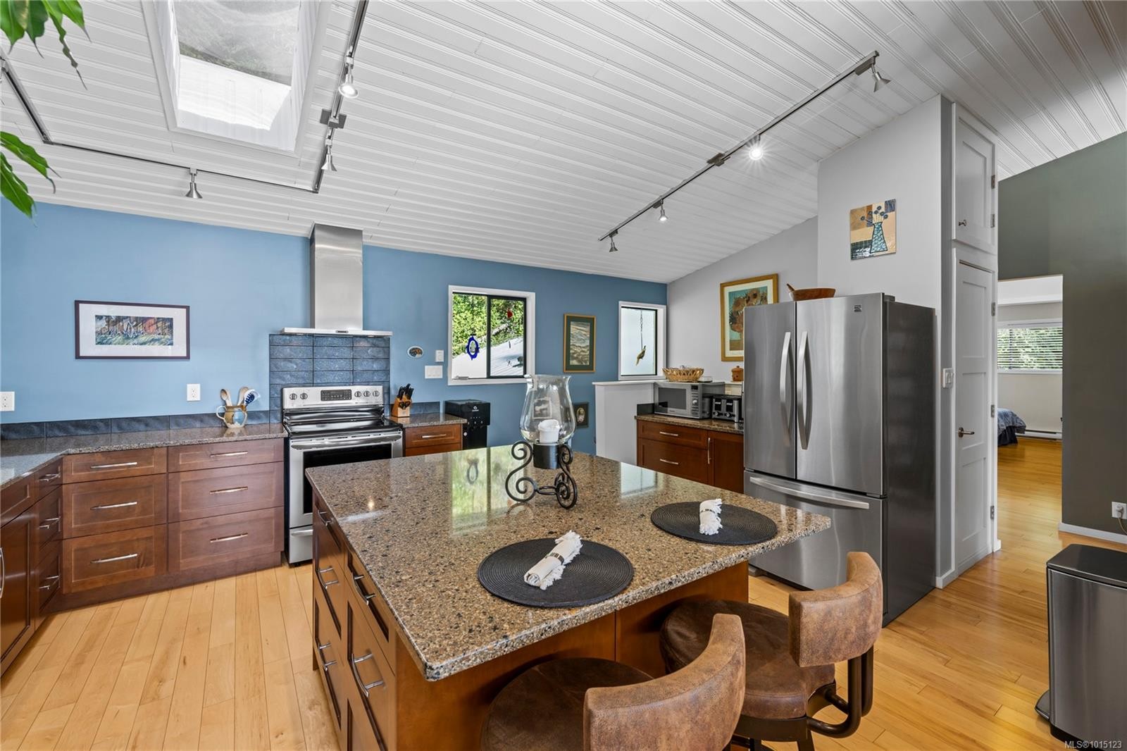 2530 Spring Beach Dr, Gabriola Island, BC