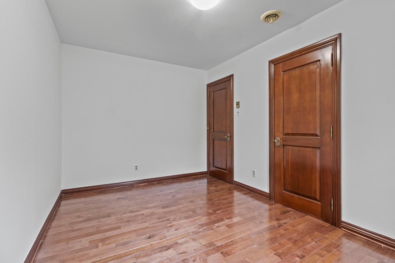 Bedroom - 3018 Rue William, Longueuil (Saint-Hubert), QC - Indoor Photo Showing Other Room