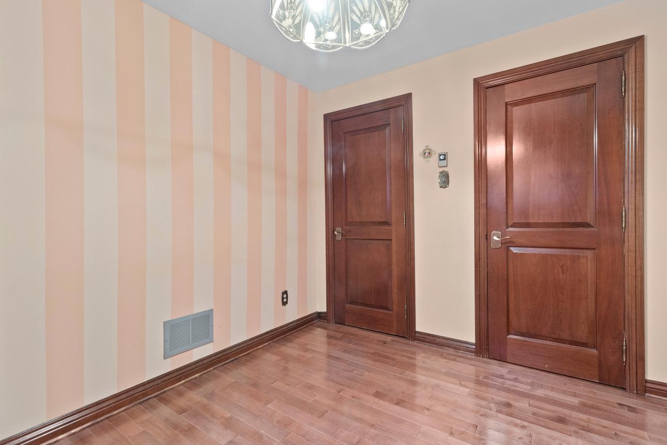 Bedroom - 3018 Rue William, Longueuil (Saint-Hubert), QC - Indoor Photo Showing Other Room