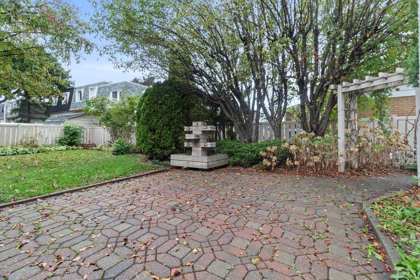 Garden - 3018 Rue William, Longueuil (Saint-Hubert), QC - Outdoor