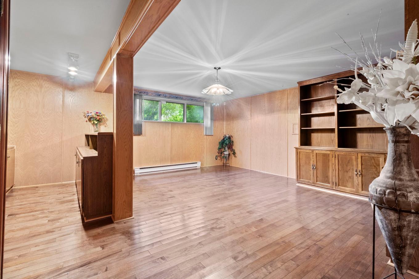 Basement - 3018 Rue William, Longueuil (Saint-Hubert), QC - Indoor Photo Showing Other Room