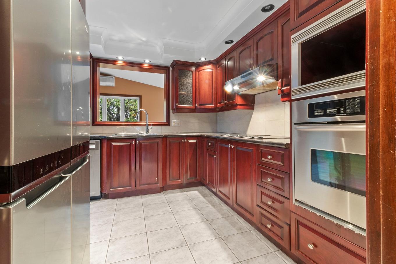 Kitchen - 3018 Rue William, Longueuil (Saint-Hubert), QC - Indoor Photo Showing Kitchen