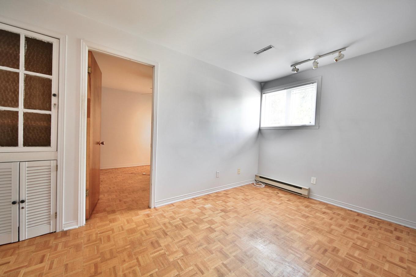 Office - 820 Rue Martin, Longueuil (Saint-Hubert), QC - Indoor Photo Showing Other Room