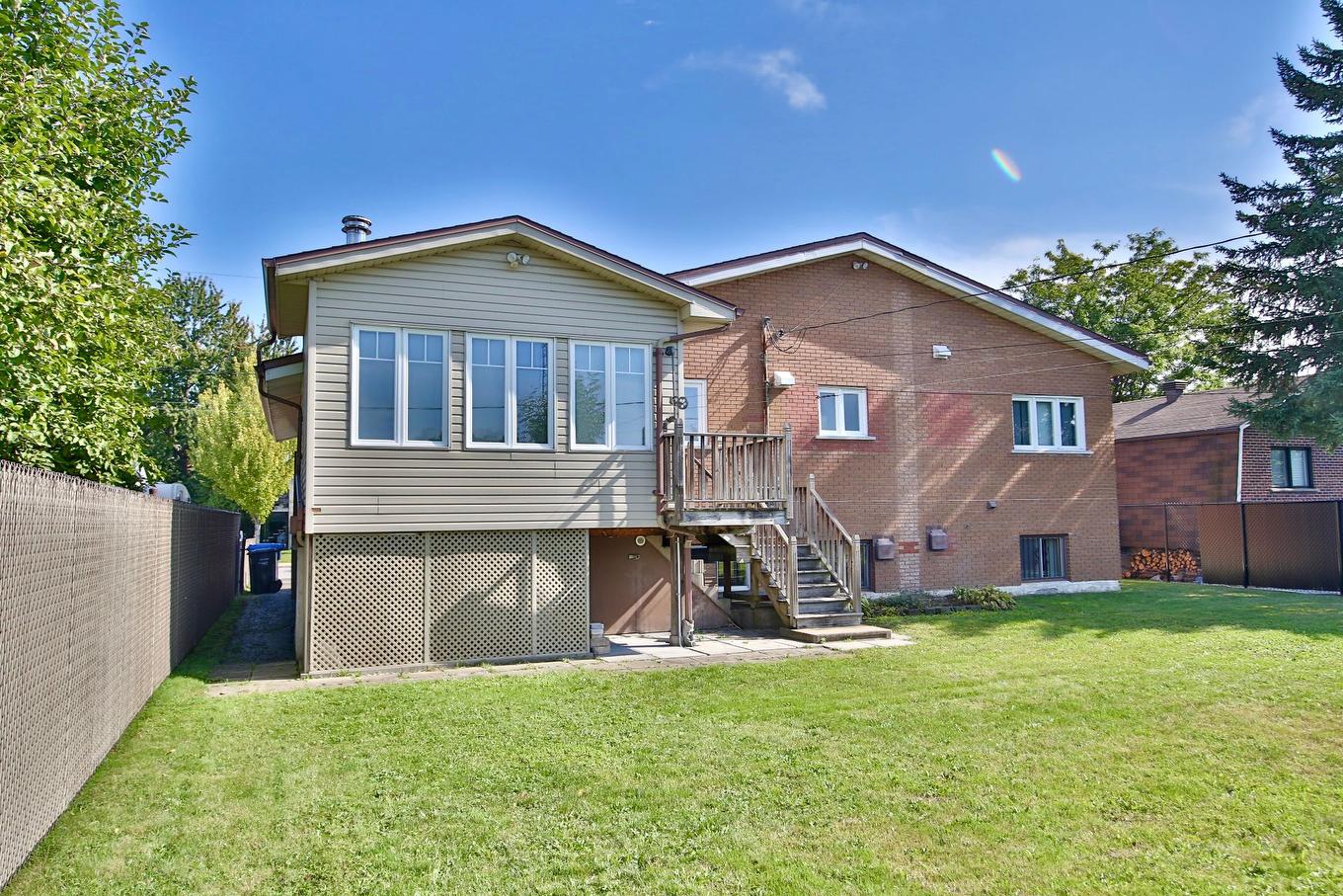 Back facade - 820 Rue Martin, Longueuil (Saint-Hubert), QC - Outdoor