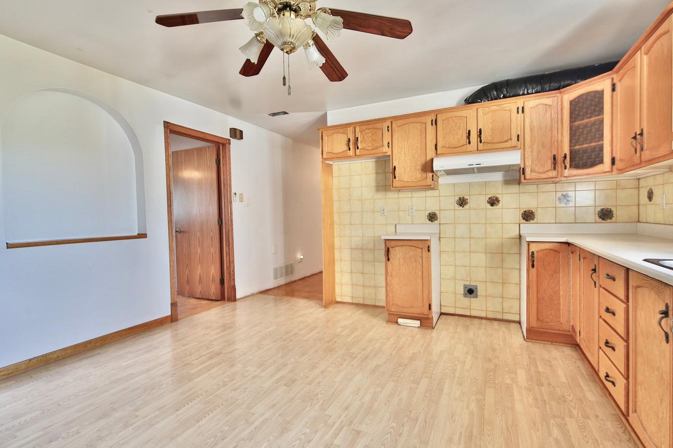 Kitchen - 820 Rue Martin, Longueuil (Saint-Hubert), QC - Indoor Photo Showing Kitchen