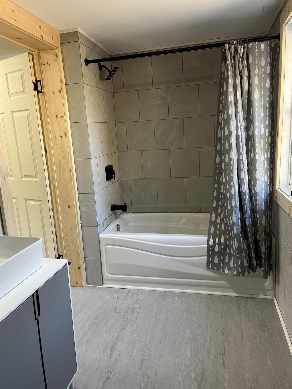 9744 Highway 8, Caledonia, NS