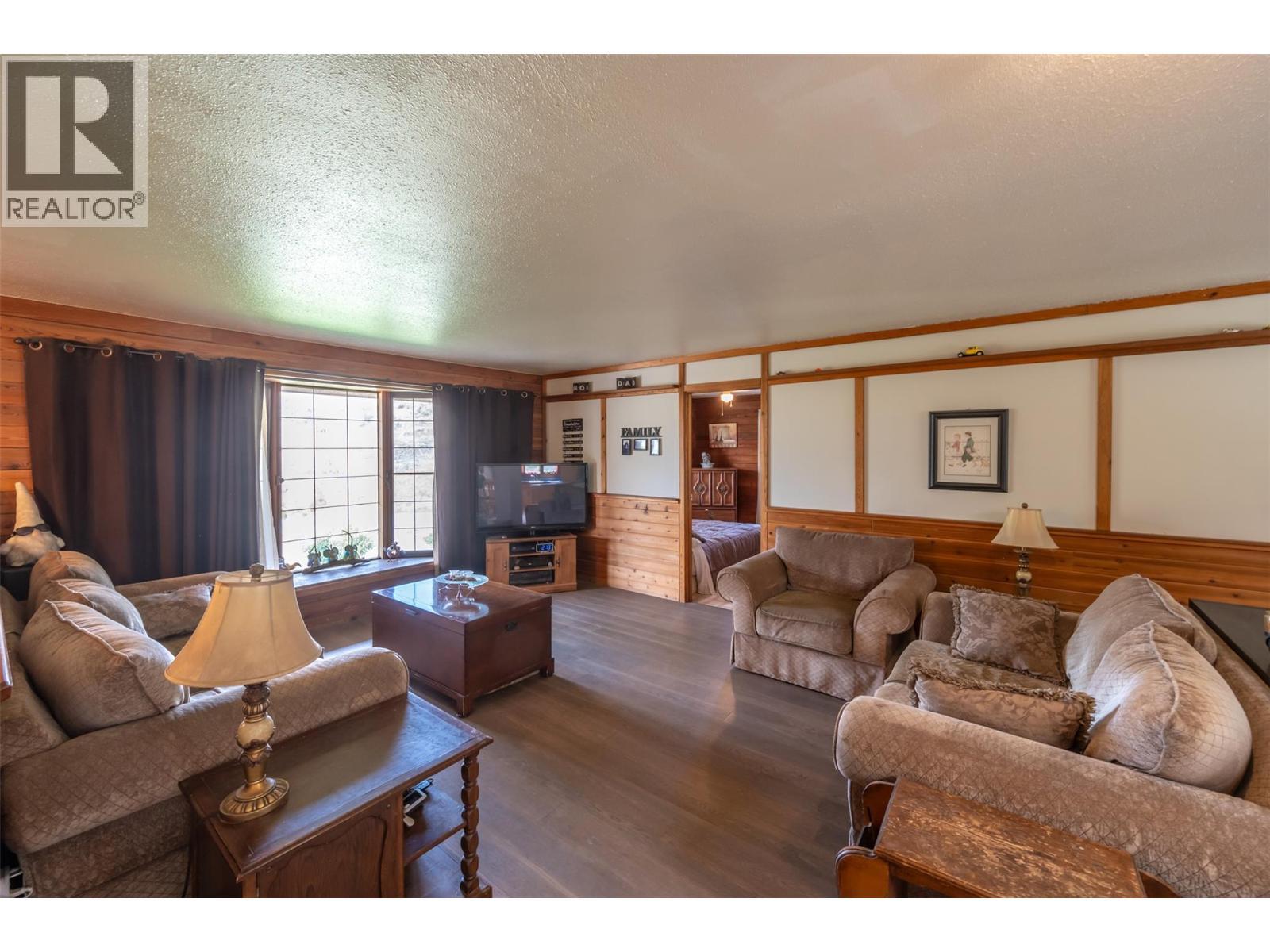 Living Room - 16339 Old Richter Pass Road, Osoyoos, BC - Indoor Photo Showing Living Room