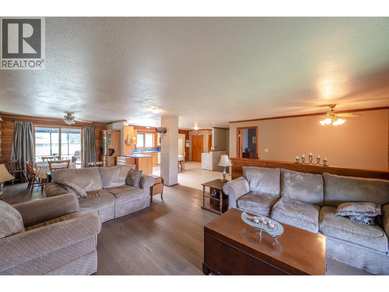 Living Room - 16339 Old Richter Pass Road, Osoyoos, BC - Indoor Photo Showing Living Room