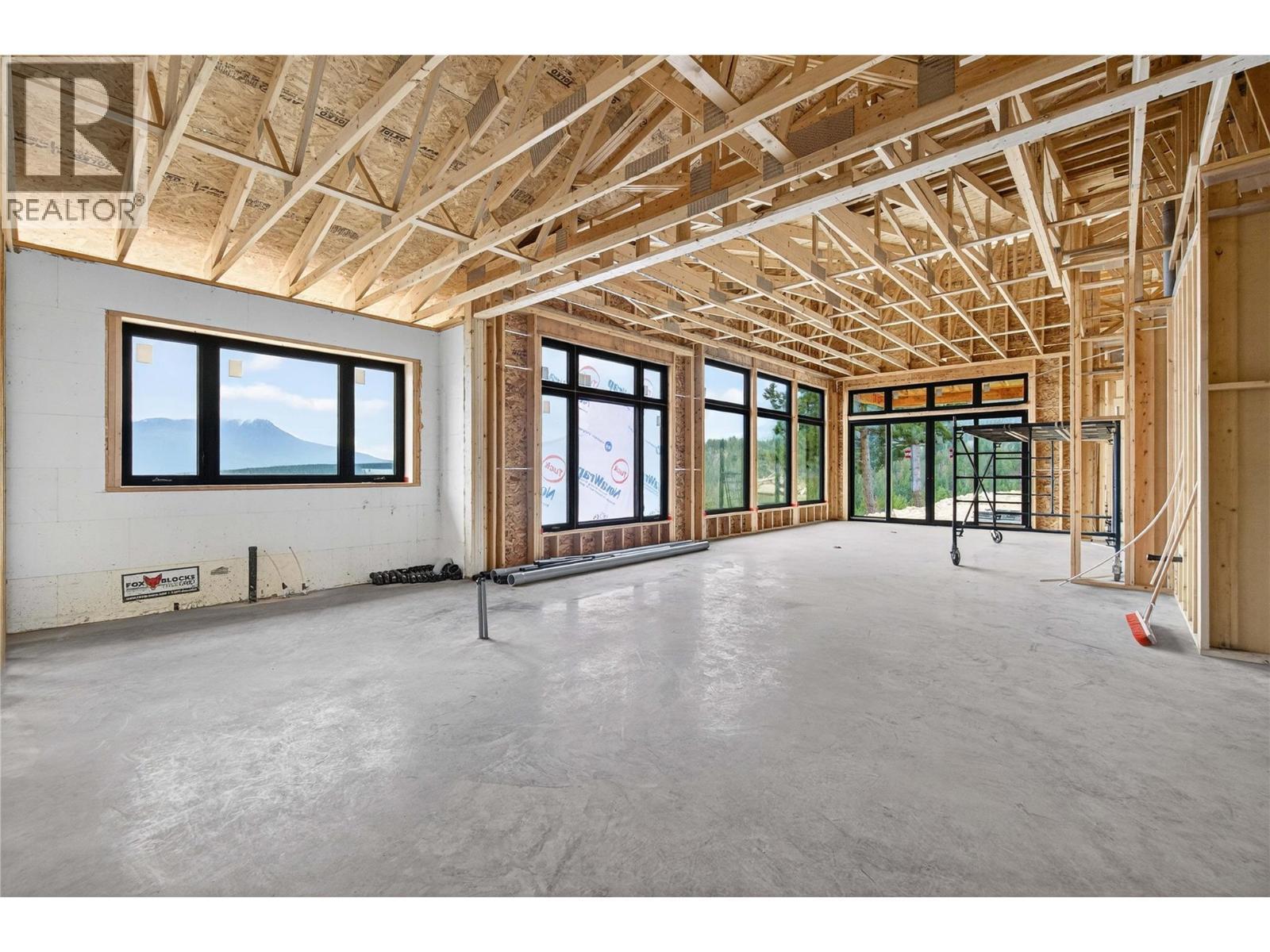 4 Kault Hill Road Unit# 5 Lot# 6, Tappen, BC - Indoor Photo Showing Other Room