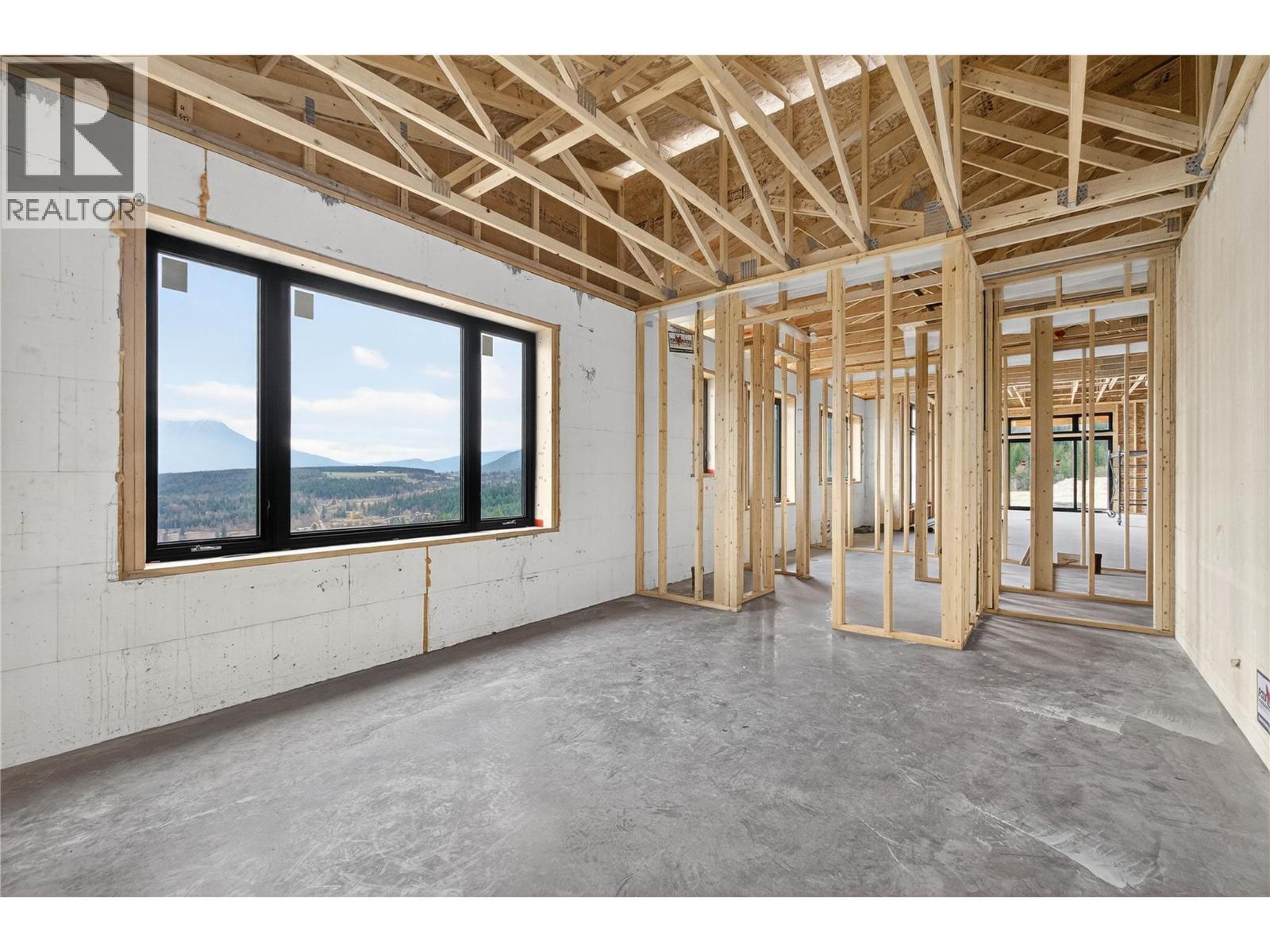 4 Kault Hill Road Unit# 5 Lot# 6, Tappen, BC - Indoor Photo Showing Other Room