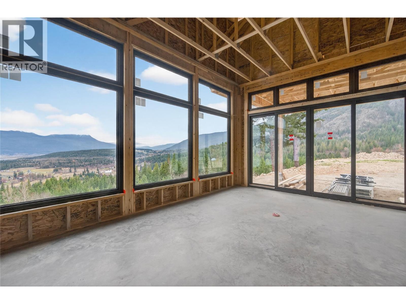 4 Kault Hill Road Unit# 5 Lot# 6, Tappen, BC - Indoor Photo Showing Other Room