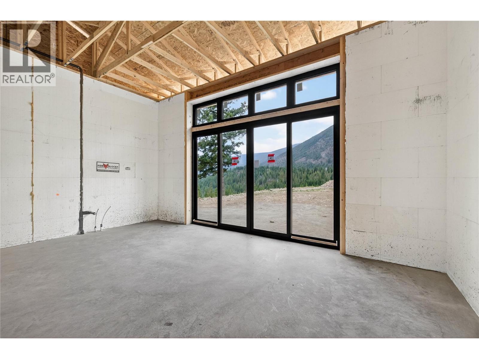 4 Kault Hill Road Unit# 5 Lot# 6, Tappen, BC - Indoor Photo Showing Other Room