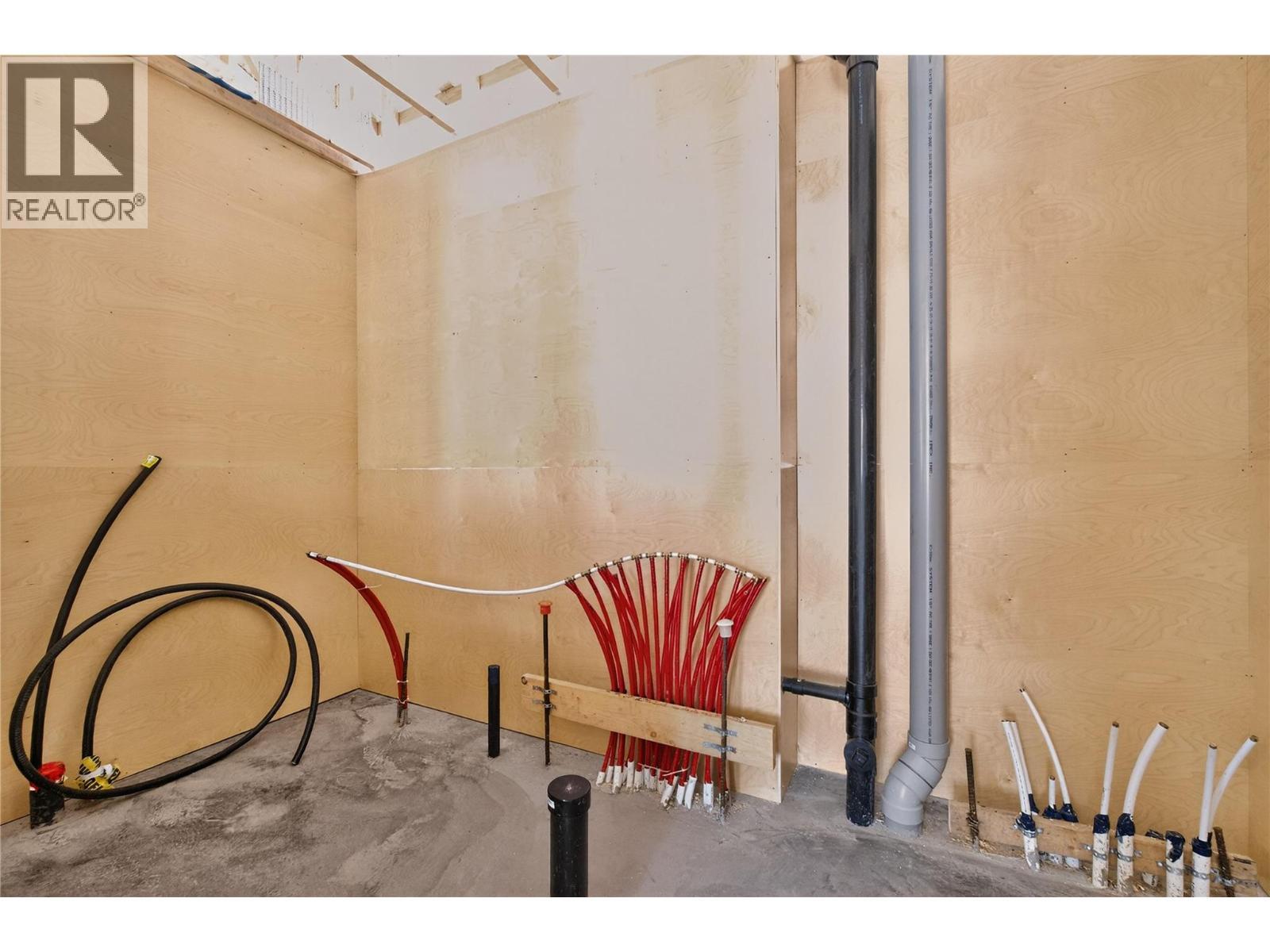 4 Kault Hill Road Unit# 5 Lot# 6, Tappen, BC - Indoor Photo Showing Other Room