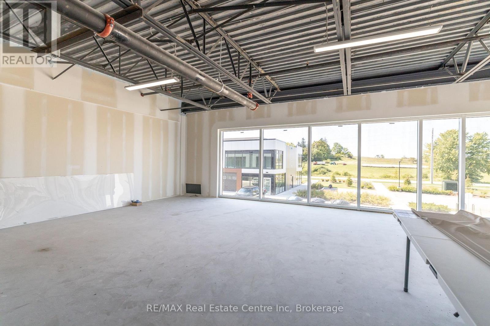 8 - 587 Hanlon Creek Boulevard, Guelph (Kortright Hills), ON