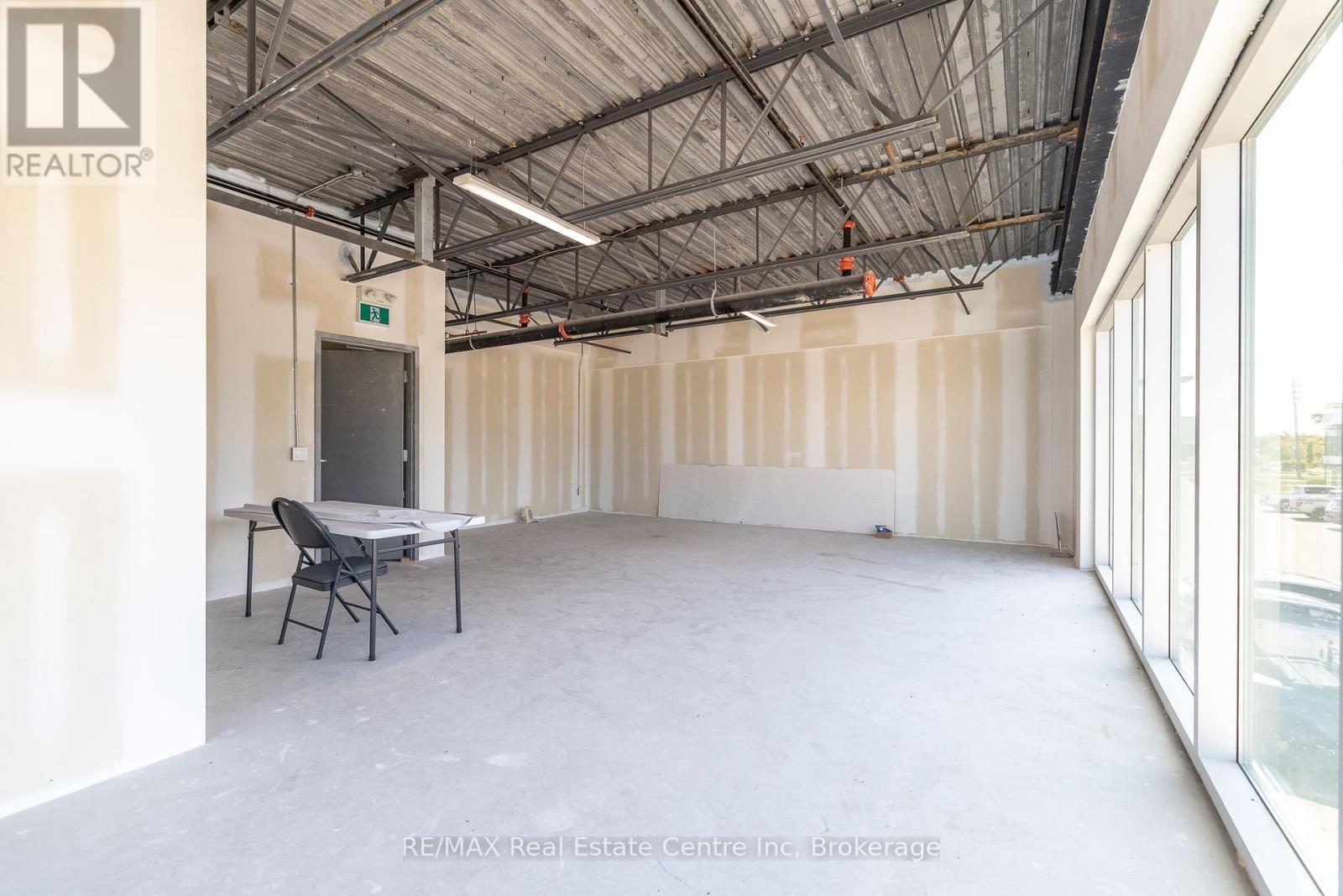 8 - 587 Hanlon Creek Boulevard, Guelph (Kortright Hills), ON