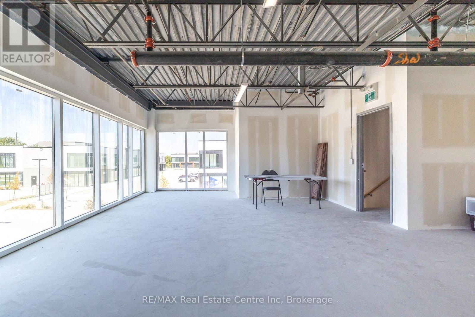 8 - 587 Hanlon Creek Boulevard, Guelph (Kortright Hills), ON