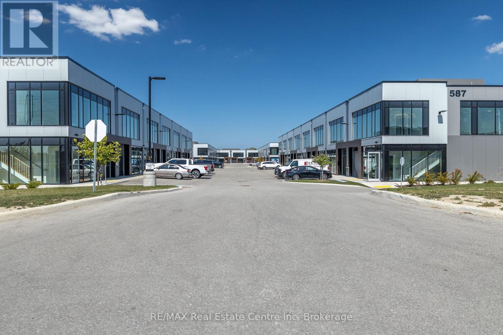 8 - 587 Hanlon Creek Boulevard, Guelph (Kortright Hills), ON