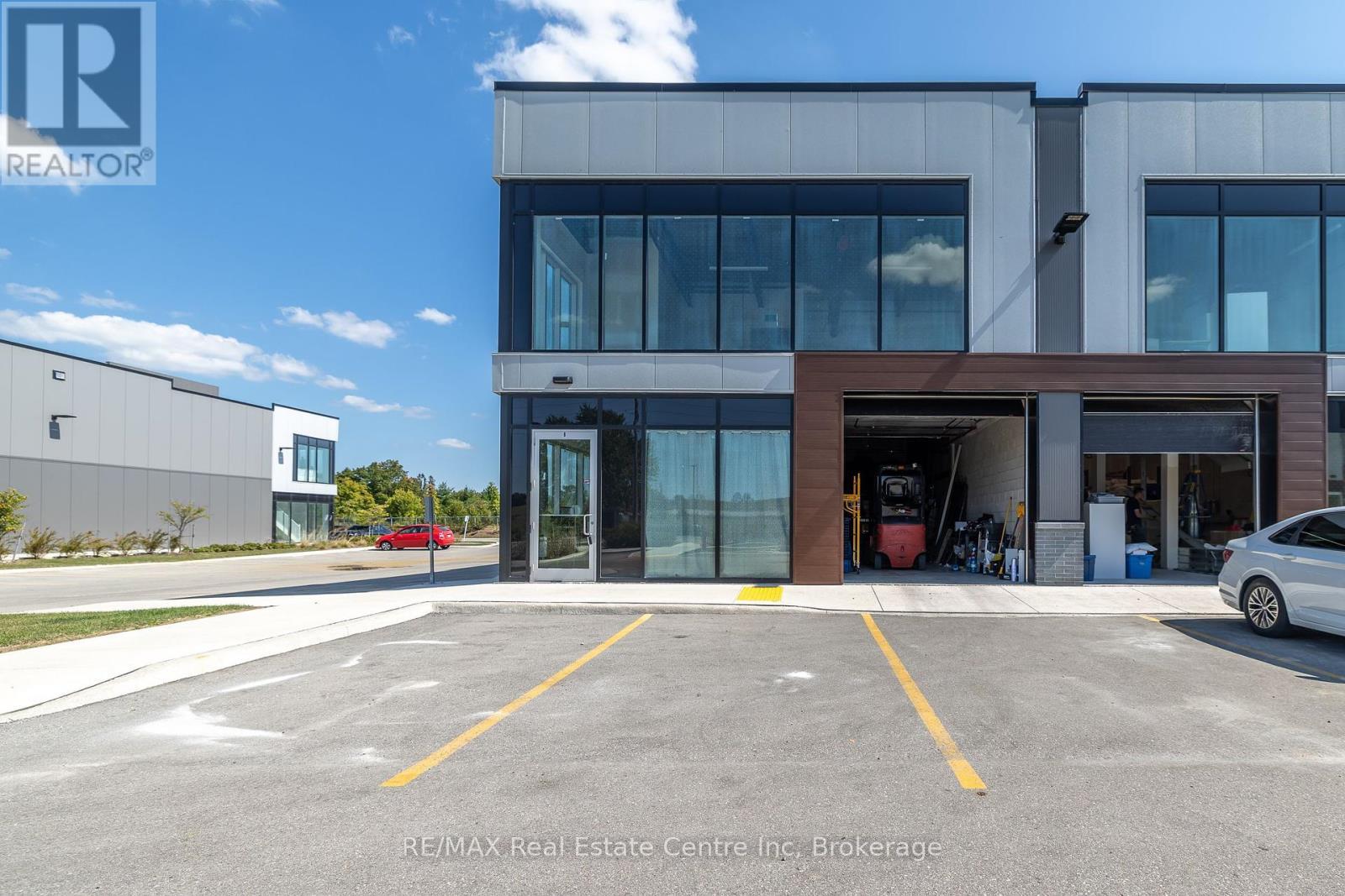 8 - 587 Hanlon Creek Boulevard, Guelph (Kortright Hills), ON